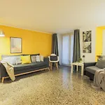 A 100m Dall'acquario Apartamento
